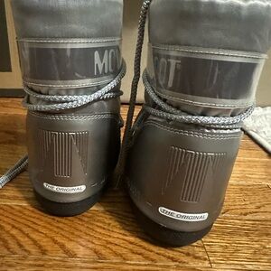 Gray Moon Boots with Silver Accents